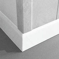 Am billigsten 🛒 BAUHAUS LOGOCLIC Fußleiste K 58 Weiß Hochglanz 2,6 M X 10 Mm X 58 Mm 😍