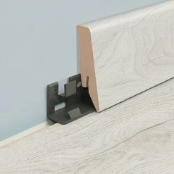 Aktion ⭐ BAUHAUS MyStyle Sockelleiste K58 C Lilywhite Oak/Misty Plains Oak 2,6 M X 18 Mm X 58 Mm, Gerade 😀