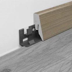 Großhandel 🤩 BAUHAUS LOGOCLIC Sockelleiste K40 C Eiche Prizzi 2,6 M X 19 Mm X 40 Mm, Gerade 😀