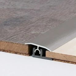 Blitzangebot 💯 BAUHAUS LOGOCLIC Übergangsprofil 303 Aluminium Gebürstet, 0,9 M X 34 Mm, Montageart: Stecken ⭐